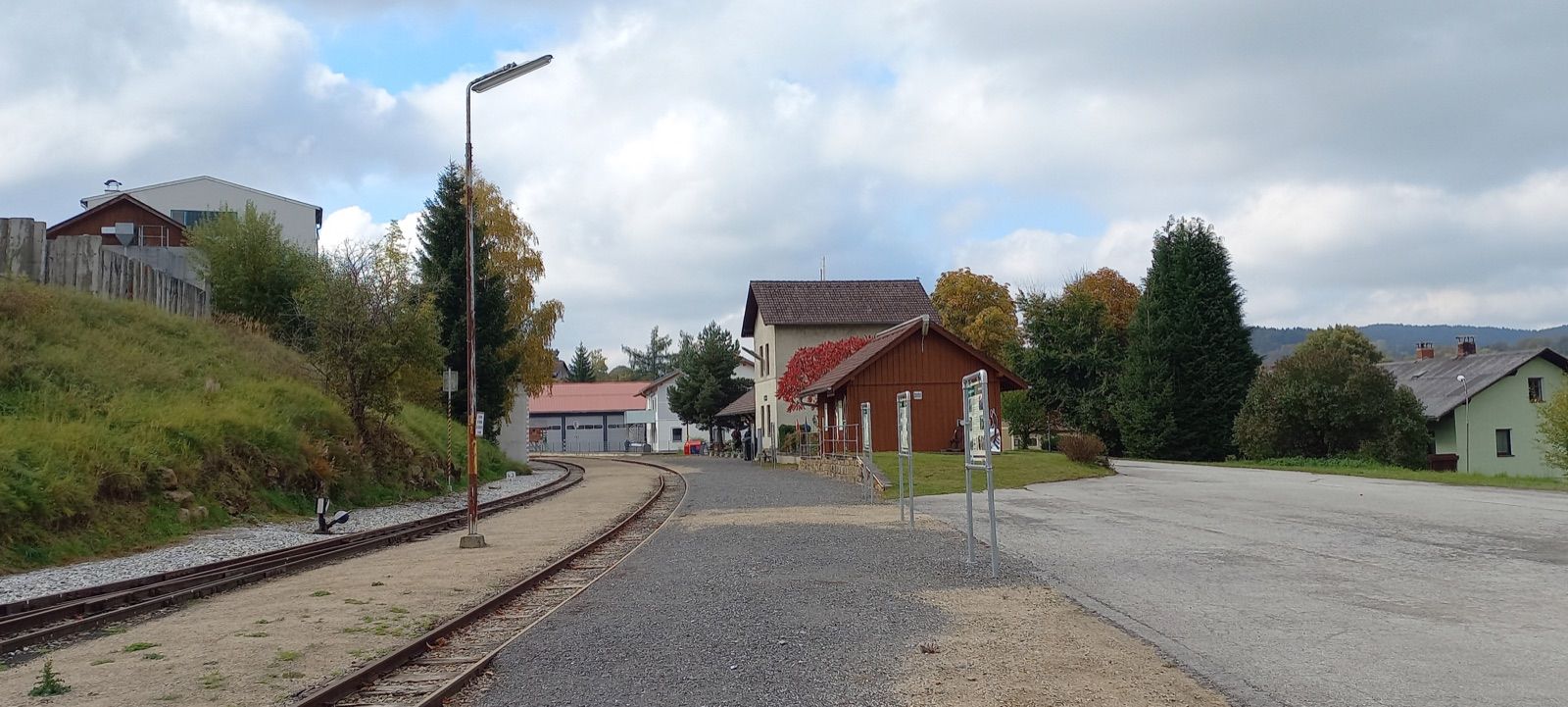 Bahnhof Groß Gerungs, Knotenpunkt am Weinsbergerwald Radweg und Endstation der Waldviertler Schmalspurbahn.