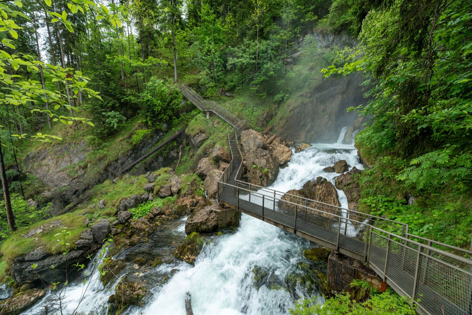 Steg am Gollinger Wasserfall bei Golling an der Salzach im Salzachtal