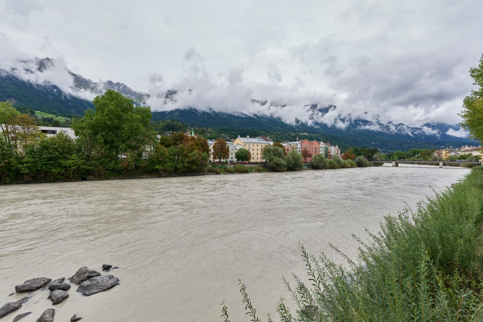Der Inn in Innsbruck, dessen Tal die Route München-Venezia auf dem Weg zum Brenner folgt.