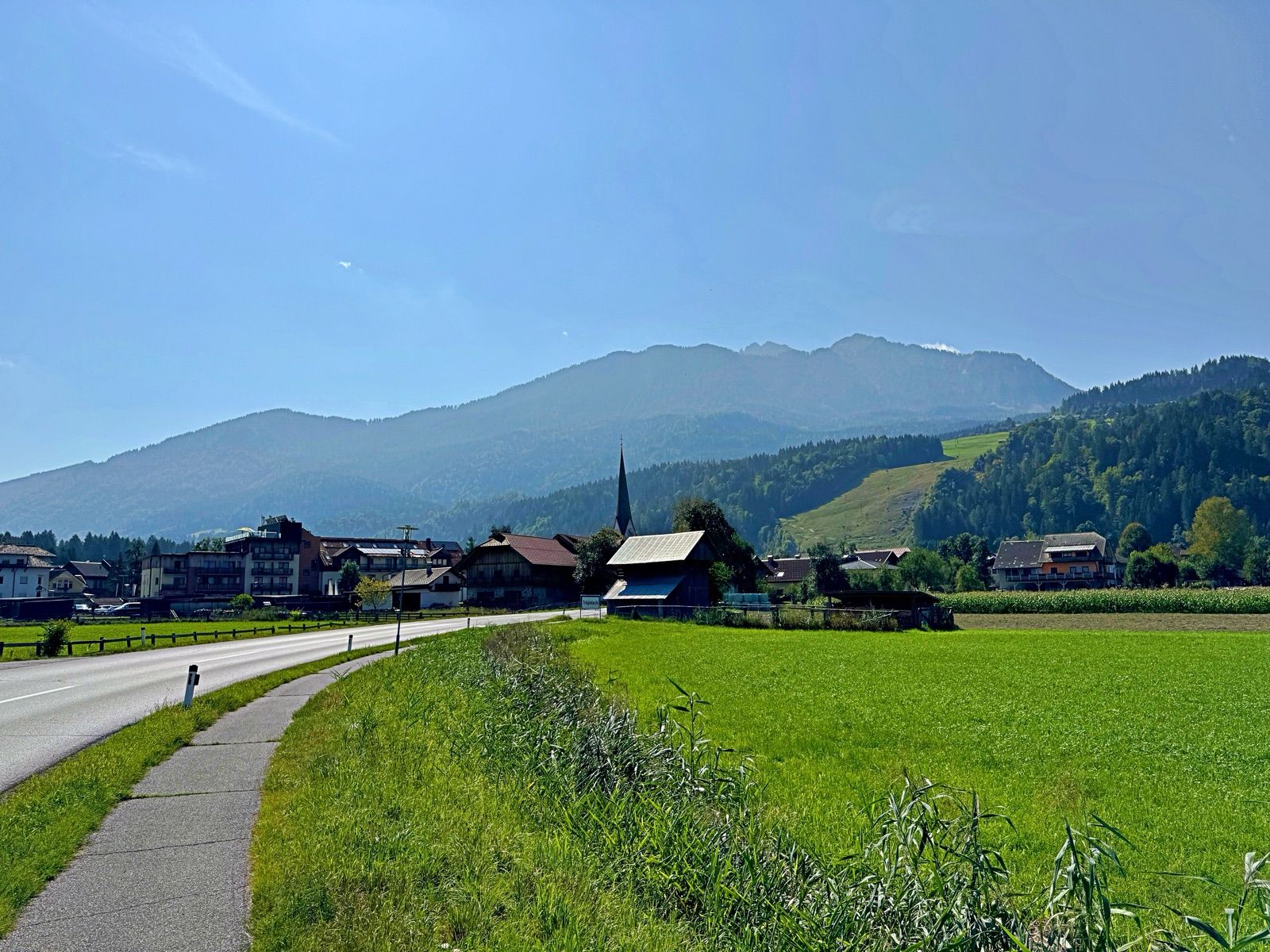 Der Gailtal-Radweg im Tal bei Tröpolach