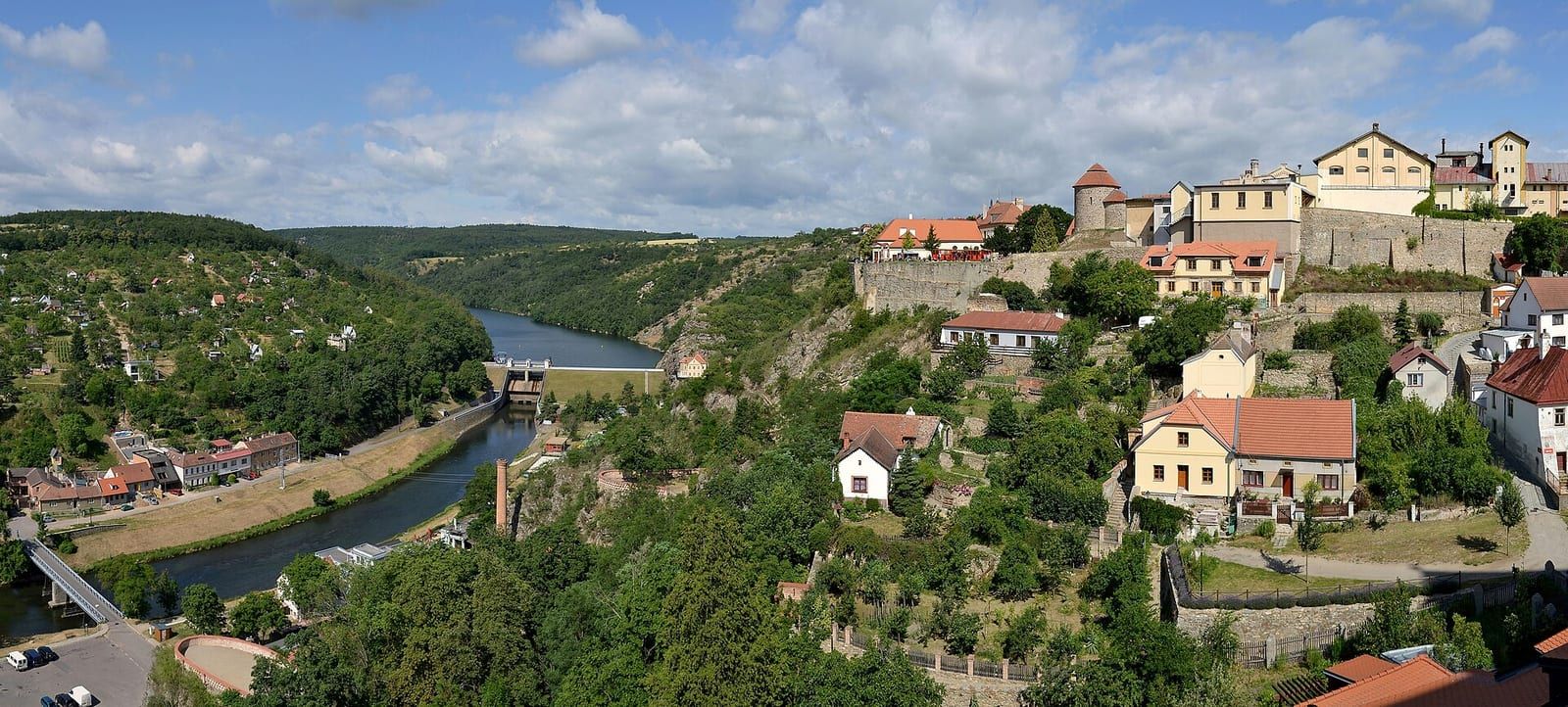 Die Altstadt von Znojmo (Znaim) hoch über der Flussschlucht der Thaya (Dyje).