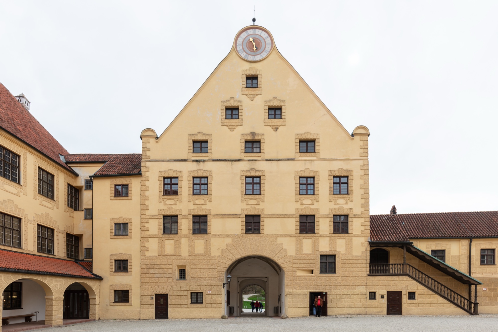 Die Burg Trausnitz über Landshut, 1204 gegründete Residenz der niederbayerischen Herzöge