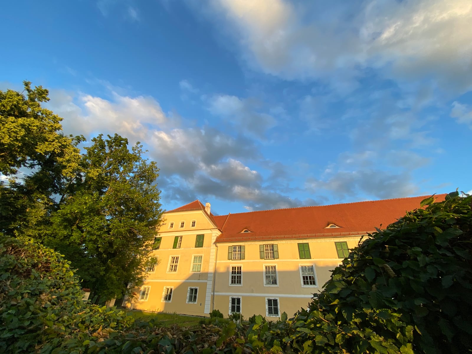 Das barocke Schloss Batthyány in Pinkafeld - die nördliche Stadt im Tal und ein natürlicher Ausgangspunkt der Runde.