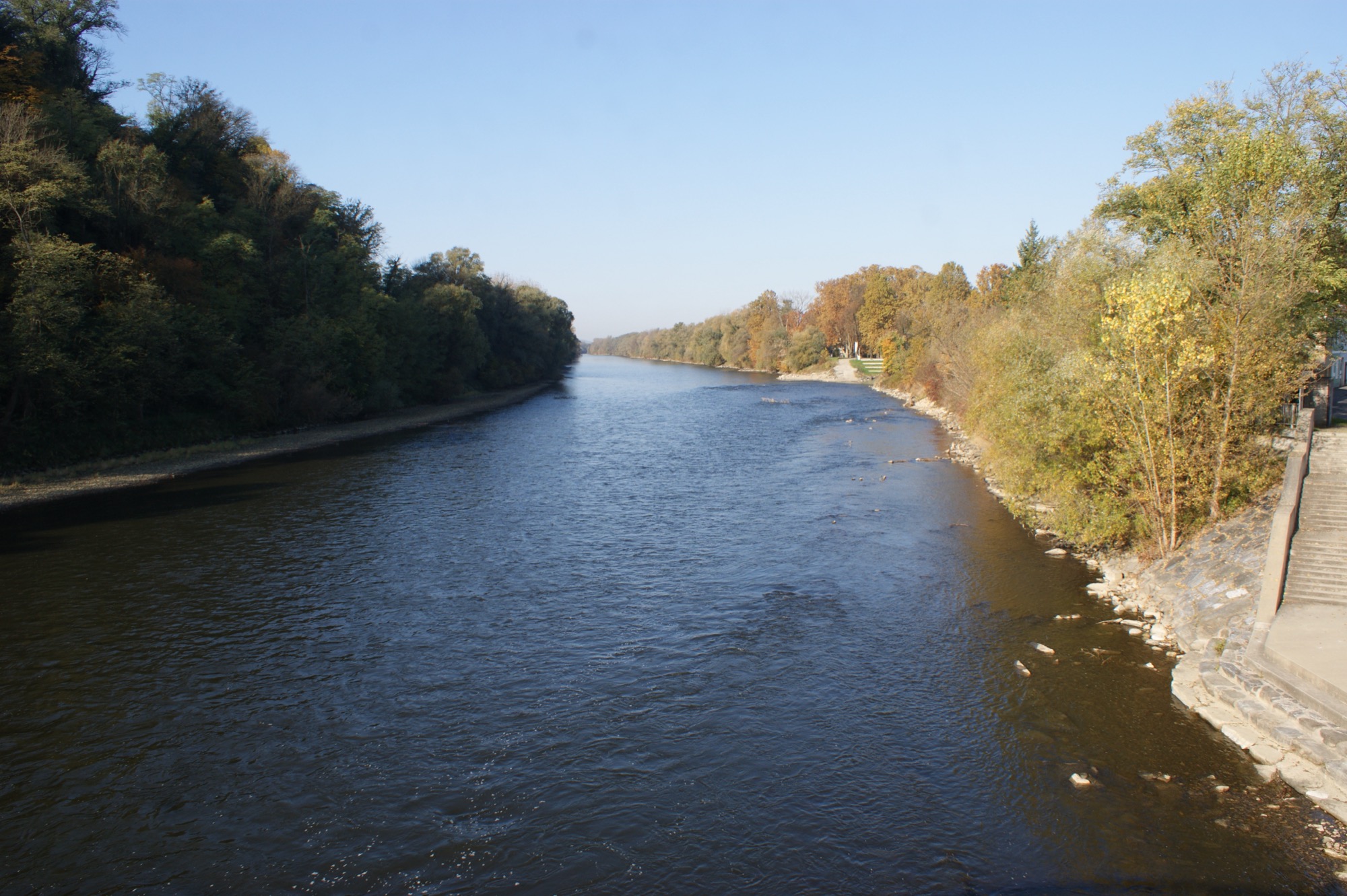 Die Mur bei Bad Radkersburg, Grenzfluss zu Slowenien - das herbstliche Ziel der Route